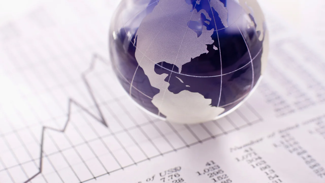Hedging Against Unsustainable Fiscal Spending